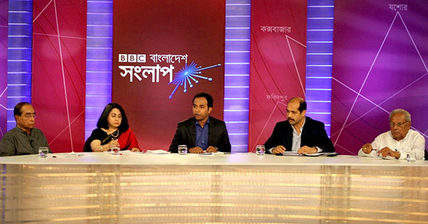 (left) Panellists: Mr HT Imam - Prime Minister's Adviser on Public Administration Affairs; Member of the Advisory Council of Awami League; Dr Fahmida Khatun - Research Director of Centre for Policy Dialogue (CPD), one of the country's leading think-tanks; Mr Md Atiqul Islam - President of Bangladesh Garment Manufacturers and Exporters Association (BGMEA) and Mr MK Anwar - Member of the National Standing Committee of BNP; Former Commerce Minister.
