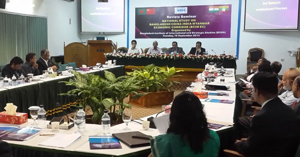 (second right) Mr Md. Shahidul Haque, Foreign Secretary, Government of Bangladesh with (right) Professor Mustafizur Rahman, Executive Director, CPD.