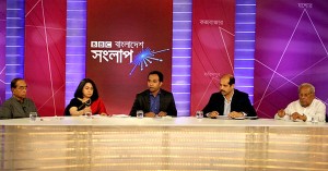 (left) Panellists: Mr HT Imam - Prime Minister's Adviser on Public Administration Affairs; Member of the Advisory Council of Awami League; Dr Fahmida Khatun - Research Director of Centre for Policy Dialogue (CPD), one of the country's leading think-tanks; Mr Md Atiqul Islam - President of Bangladesh Garment Manufacturers and Exporters Association (BGMEA) and Mr MK Anwar - Member of the National Standing Committee of BNP; Former Commerce Minister.